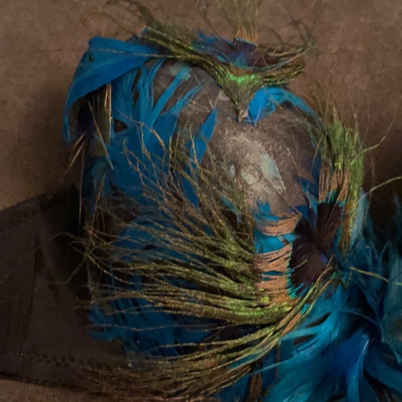 Peacock Feathered Strapless Bra - Picture 10 of 10